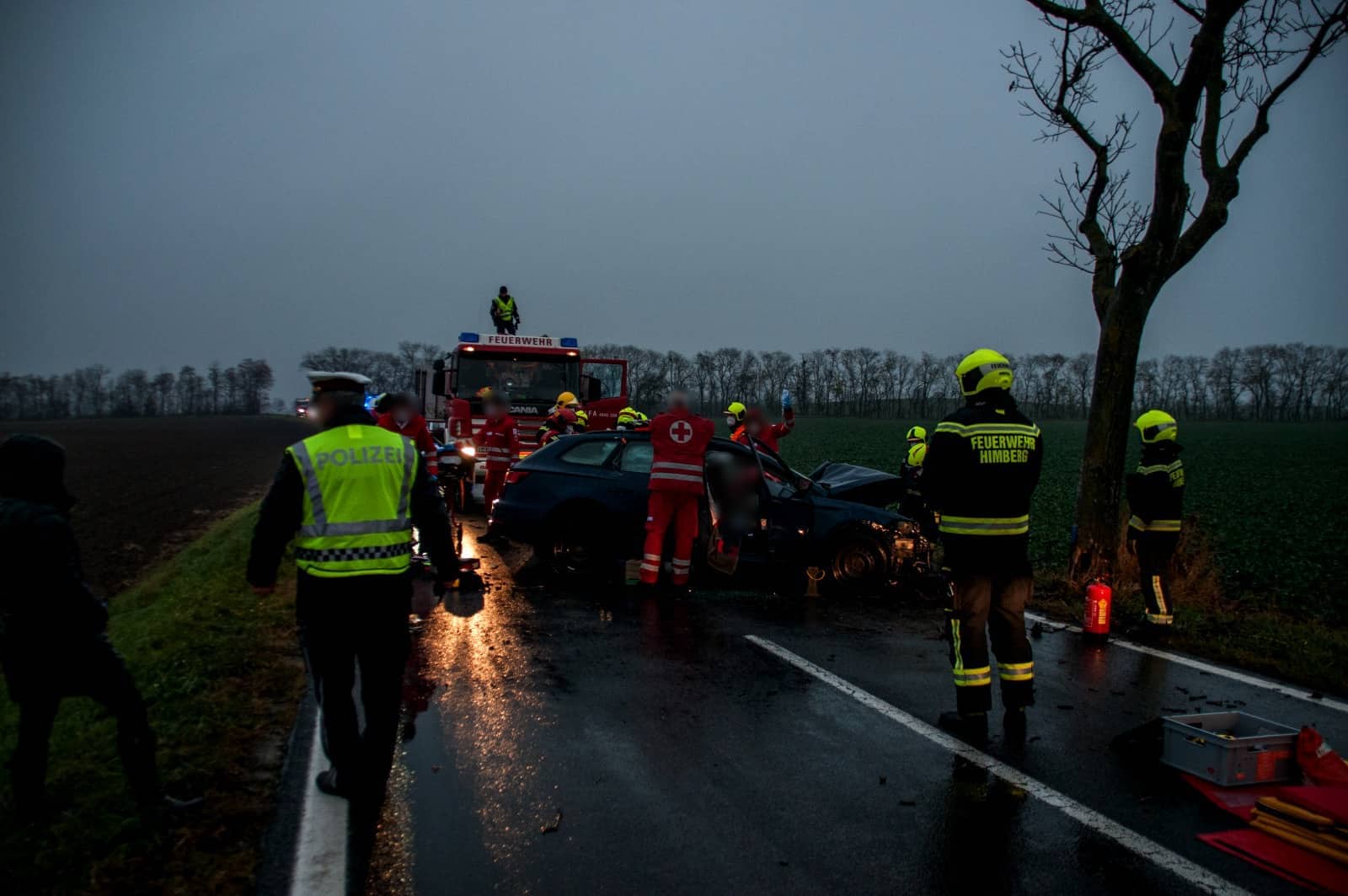 FF Himberg: Verkehrsunfall mit eingeklemmter Person