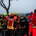 Verkehrsunfall mit eingeklemmter Person