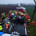 Verkehrsunfall mit eingeklemmter Person