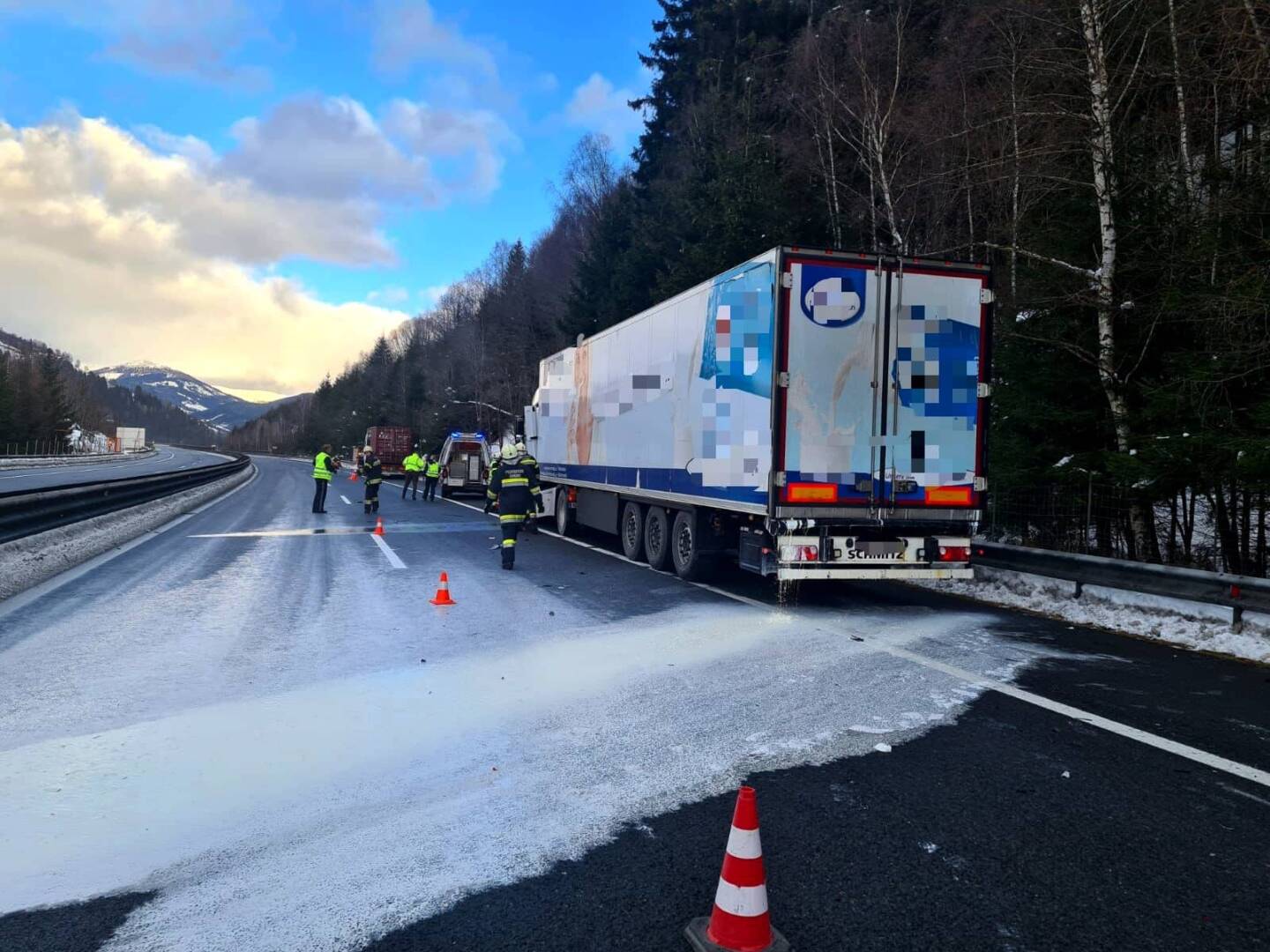 FF Gmünd: Verkehrsunfall auf der A10 Tauernautobahn