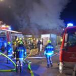 Dachstuhlbrand in Vitis fordert 90 Feuerwehrleute