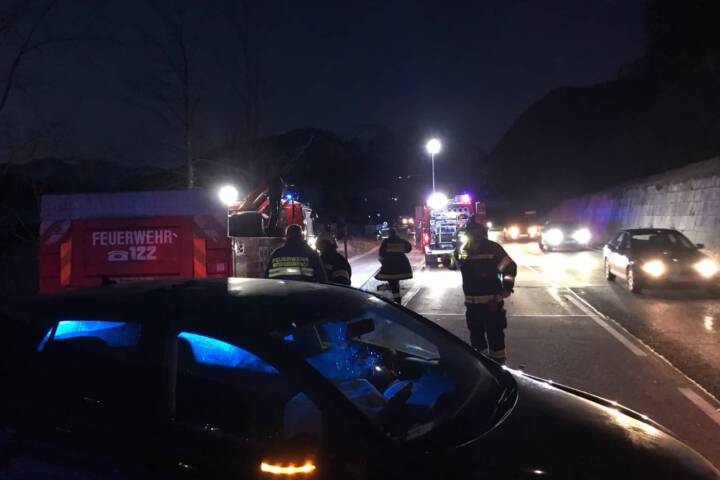 HFW Bad Ischl: Verkehrsunfall B145 Linzerstrasse
