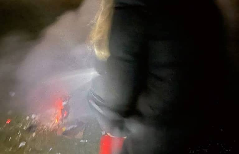 Junges Feuerwehrmitglied löschte Brand