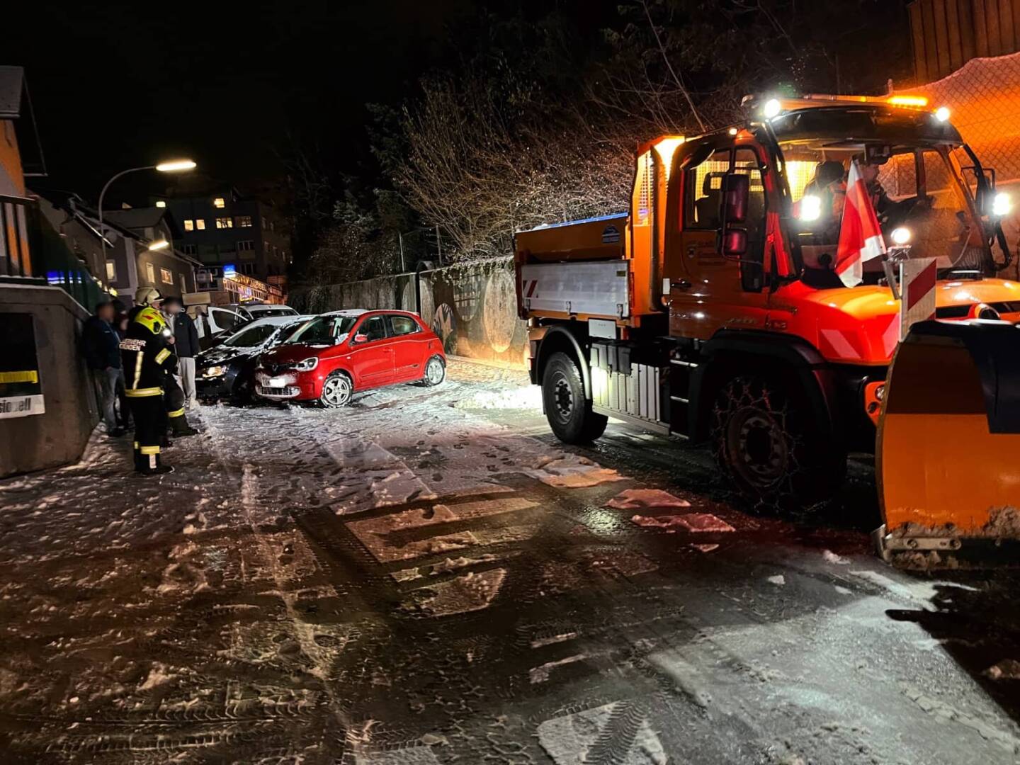 FF Gmunden: Liftöffnung und Glatteis