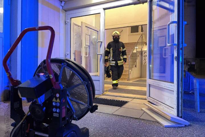 FF Klosterneuburg: Kaffeemaschine in Brand
