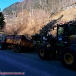 Traktoranhänger verlor Reifen