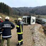 LKW umgestürzt – Person nicht eingeklemmt