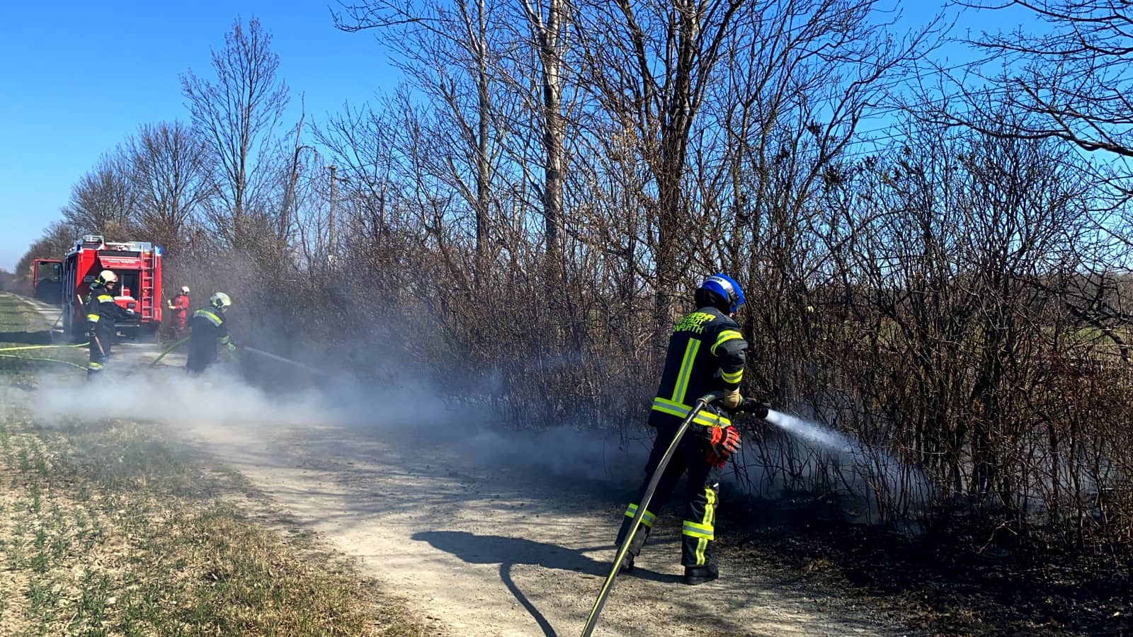 FF Ebenfurth: Flurbrand neben der Pottendorfer Linie