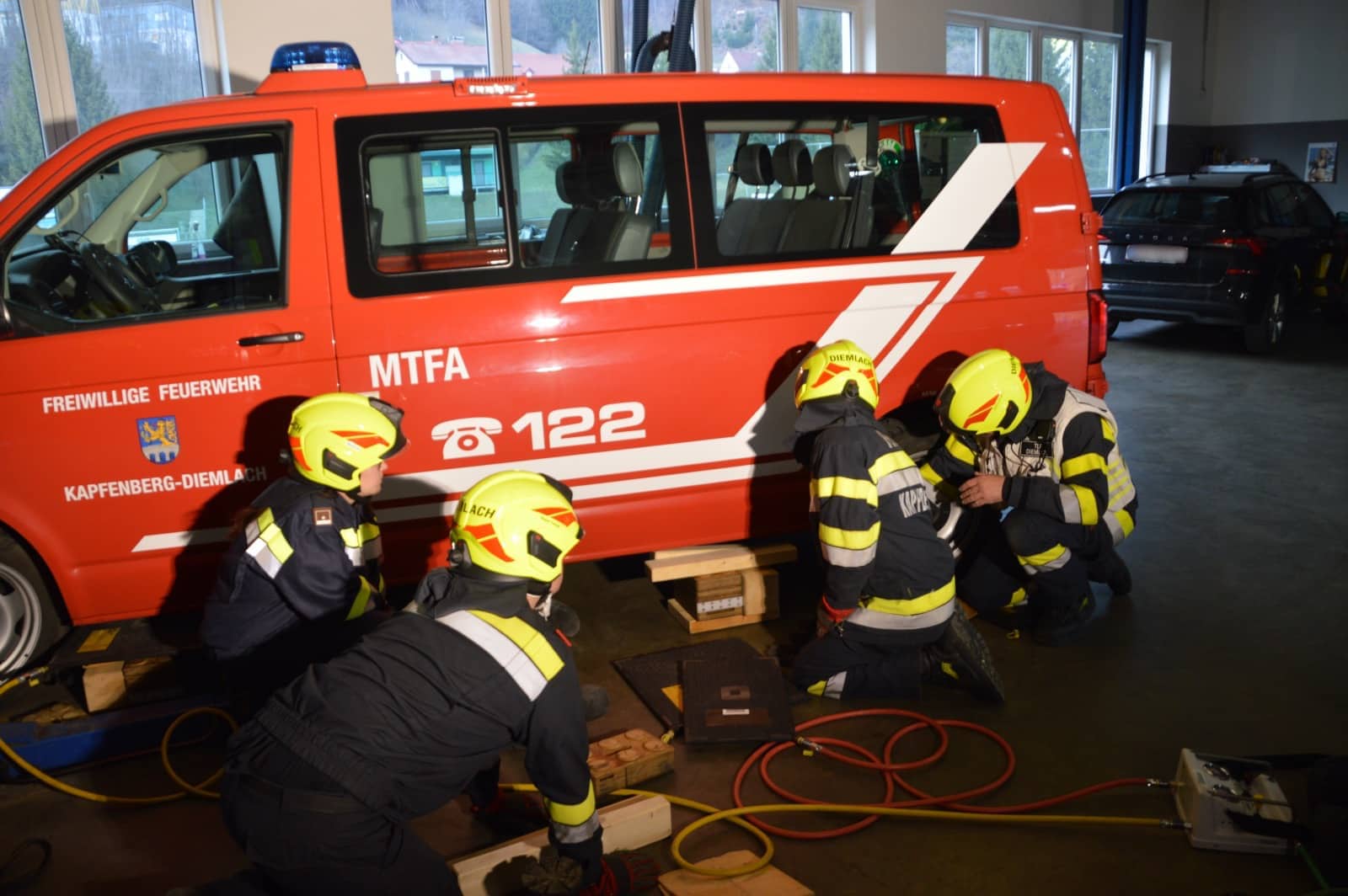 FF Kapfenberg-Diemlach: Übung beim Autohaus Marichhofer