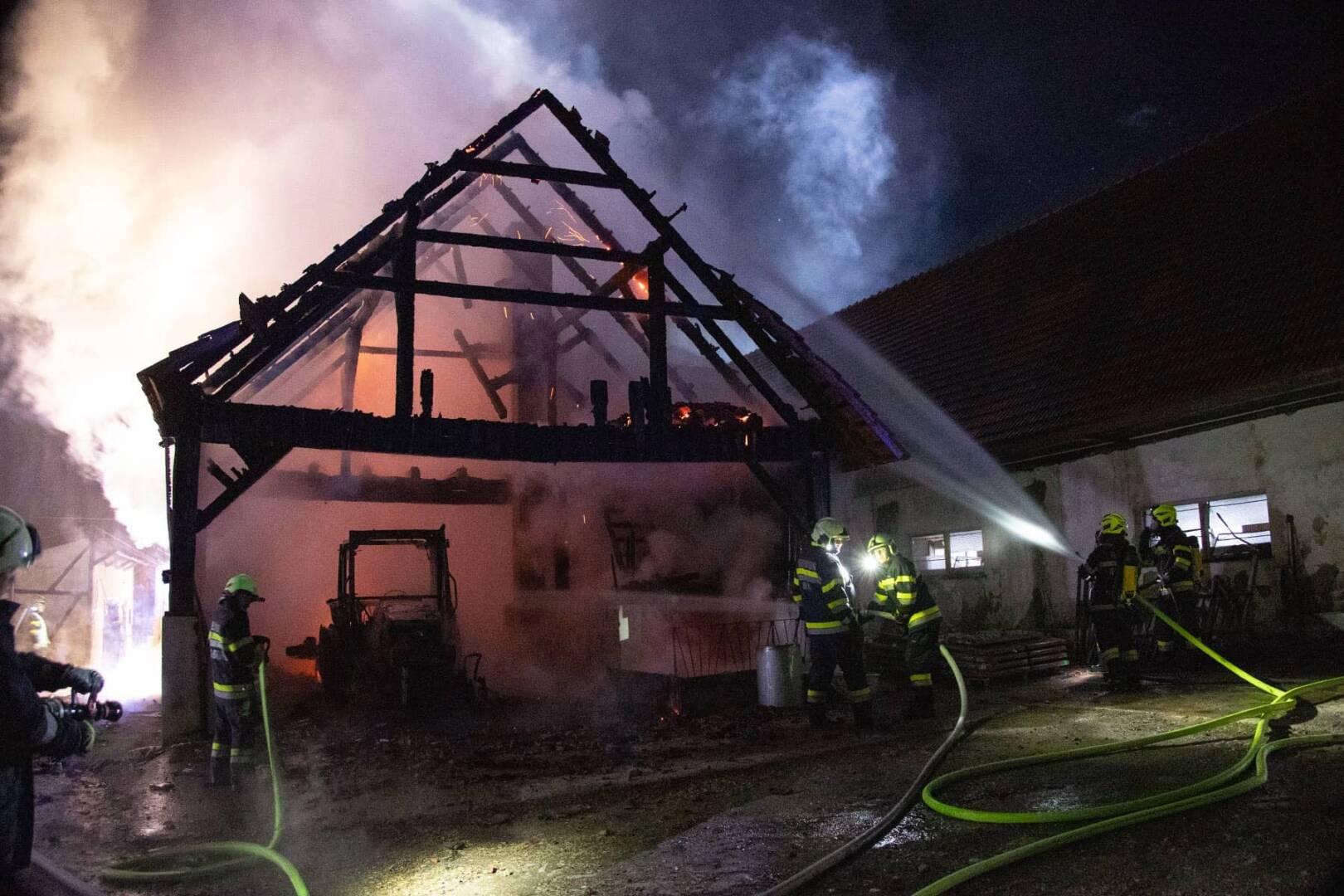 BFV Deutschlandsberg: Wirtschaftsgebäudebrand in Altenmarkt