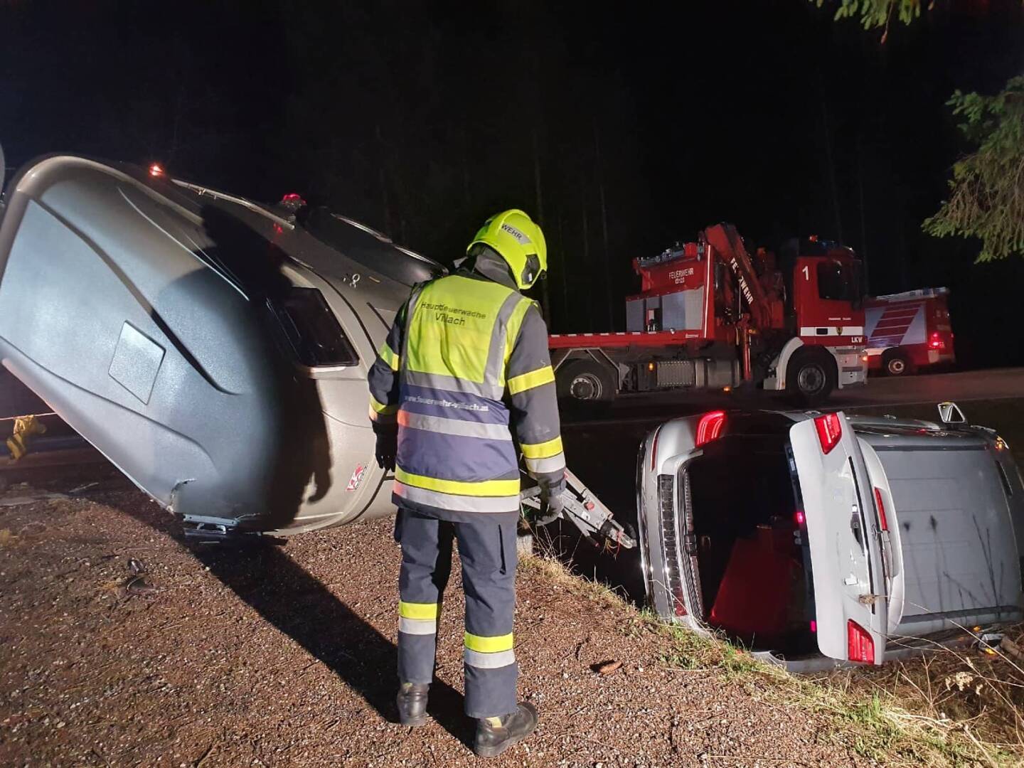 HFW Villach: Aufwendige Pferderettung nach Verkehrsunfall