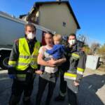 Menschenrettung: Zweijährige steckt im Stiegengeländer fest