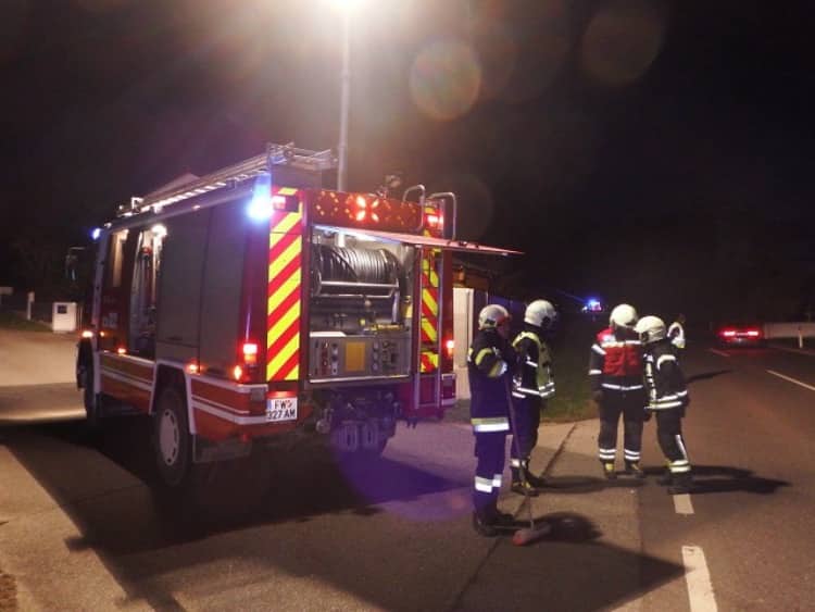 FF Weistrach: Verkehrsunfall zwischen Moped und PKW