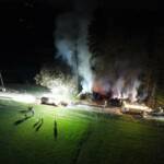Brand eines Holzlagerplatzes
