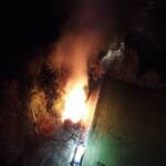 Brand eines Holzlagerplatzes