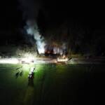 Brand eines Holzlagerplatzes