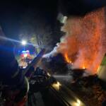 Brand eines Holzlagerplatzes