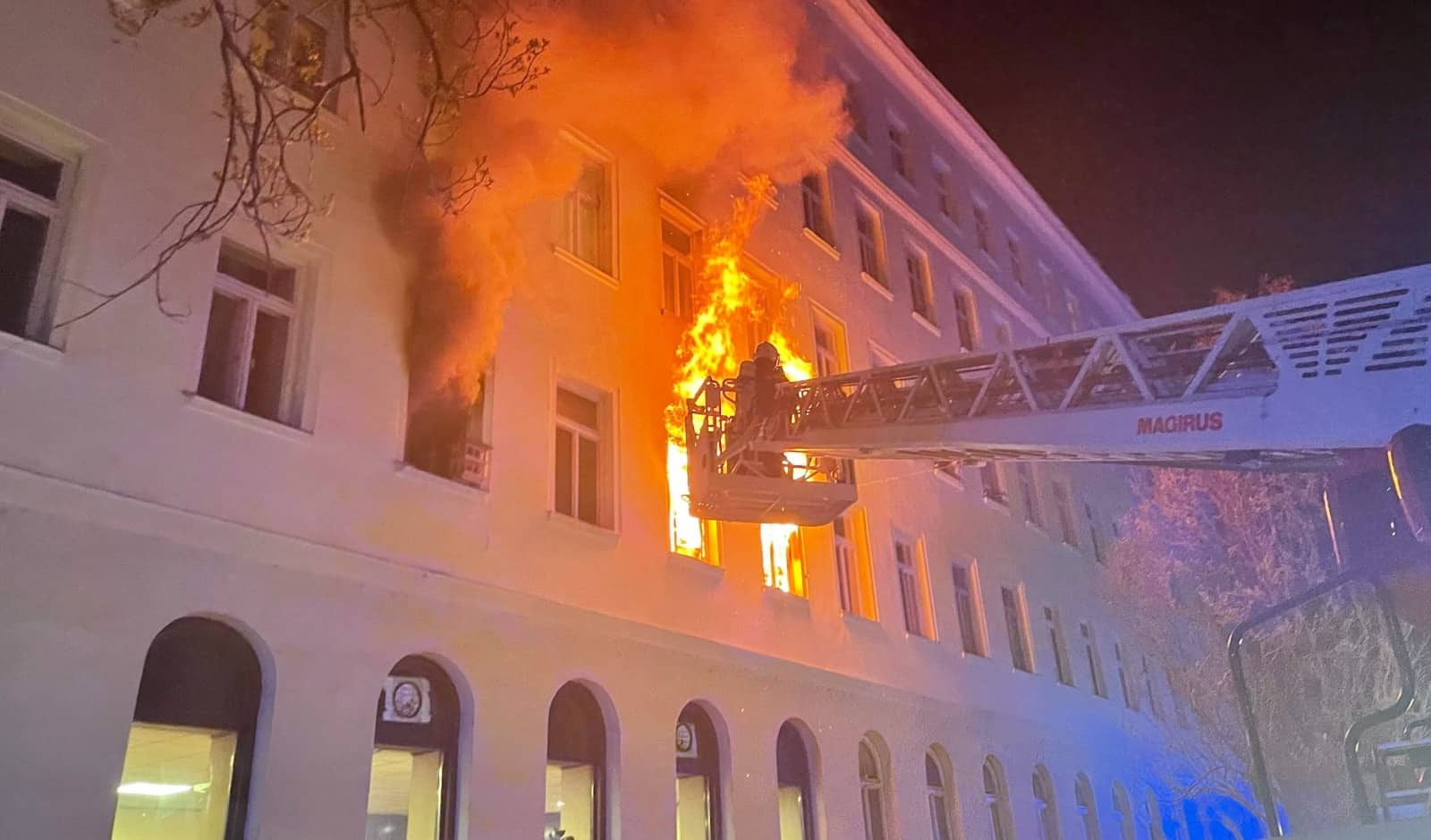 BF Wien: Nächtlicher Zimmerbrand in Wien – Brigittenau