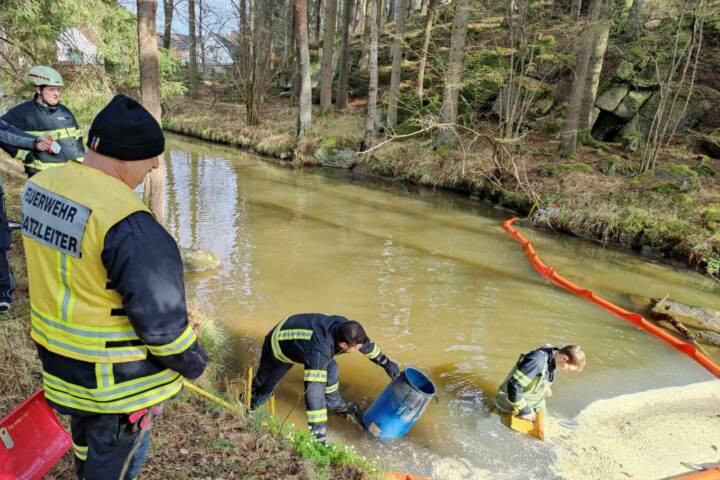 AFKDO Gmünd: Feuerwehr verhindert erfolgreich Gewässergefährdung