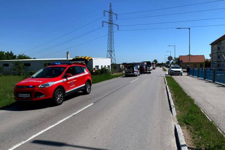 FF Steinabrückl: Schadstoffeinsatz nach Verkehrsunfall