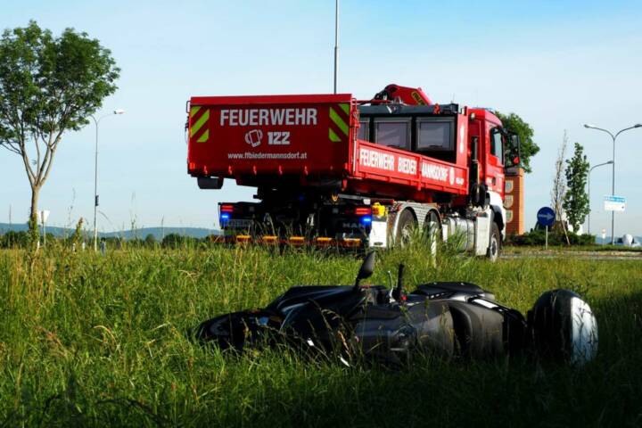FF Biedermannsdorf: Verkehrsunfall PKW gegen Motorrad