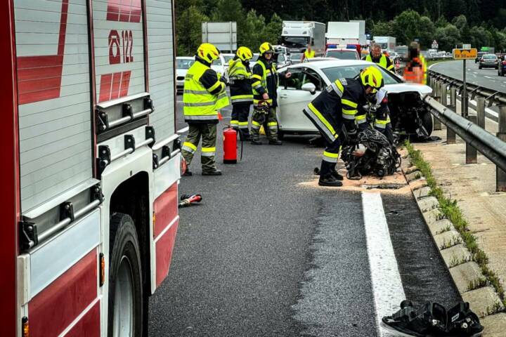 BFV Leoben: Verkehrsunfall A9 zwischen Mautern und Kammern