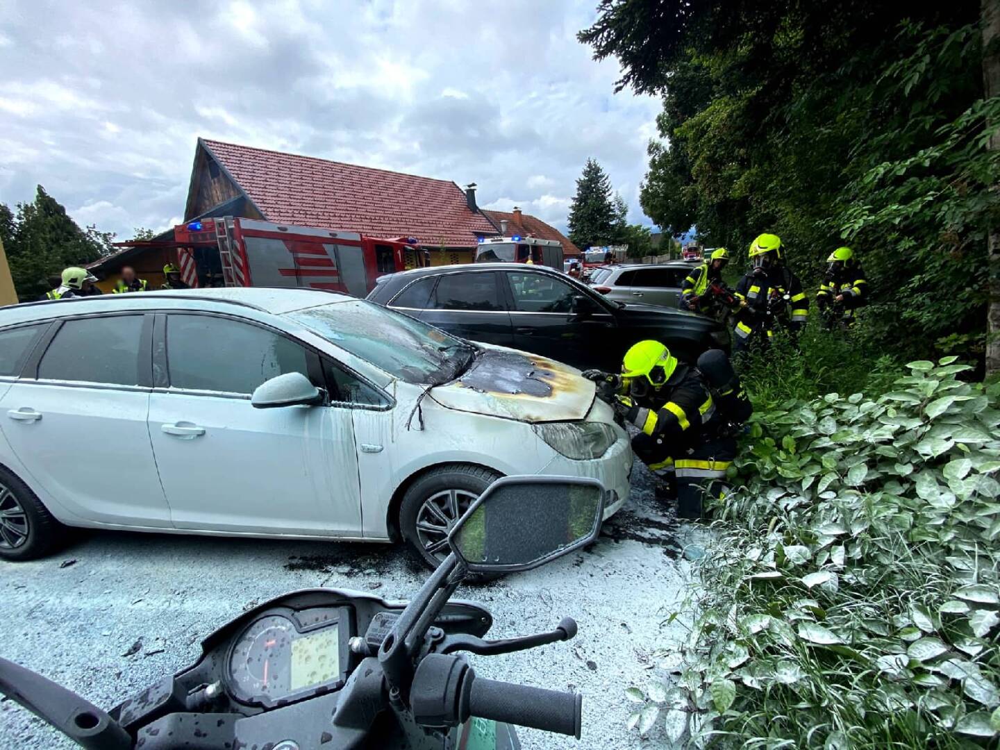 HFW Villach: PKW-Brand in Villach rasch gelöscht