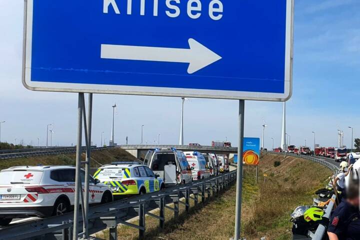 BFK Neusiedl am See: Verkehrsunfall A6 mit 3 Toten