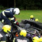 Schwerer Verkehrsunfall mit eingeklemmter Person