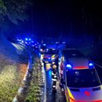 Schwerer Verkehrsunfall mit vollbesetztem Kleinbus