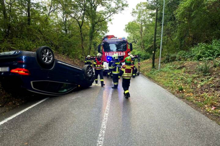 FF Klosterneuburg: Fahrzeugbergung nach Verkehrsunfall