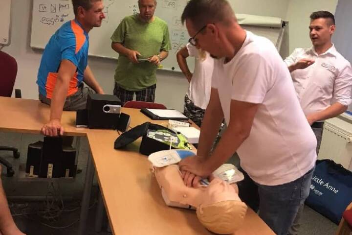 BFKDO Jennersdorf: Defibrillator für FF Rudersdorf-Ort