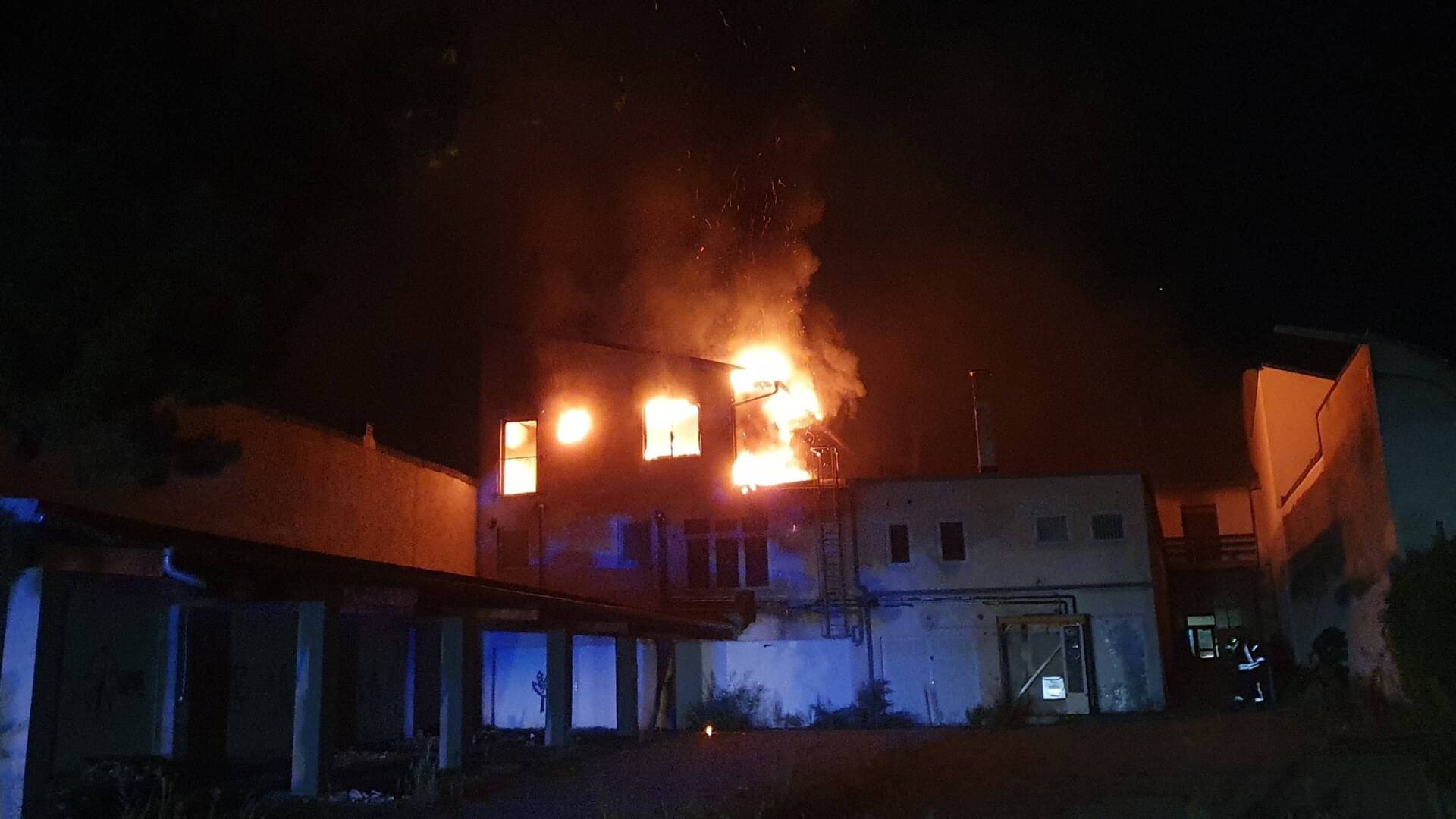 FF Neusiedl am See: Gebäudebrand am Hauptplatz