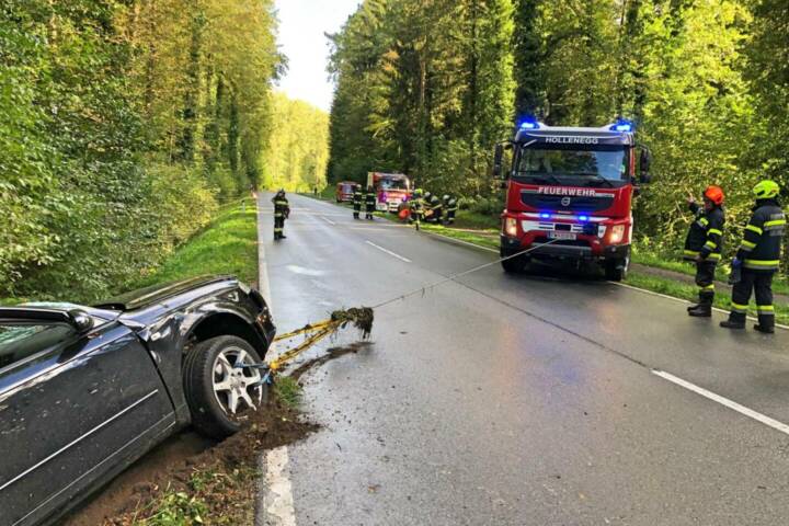 BFVDL: Verkehrsunfall mit verletzter Person in Hollenegg