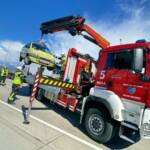 Kran bei Verkehrsunfall auf A2