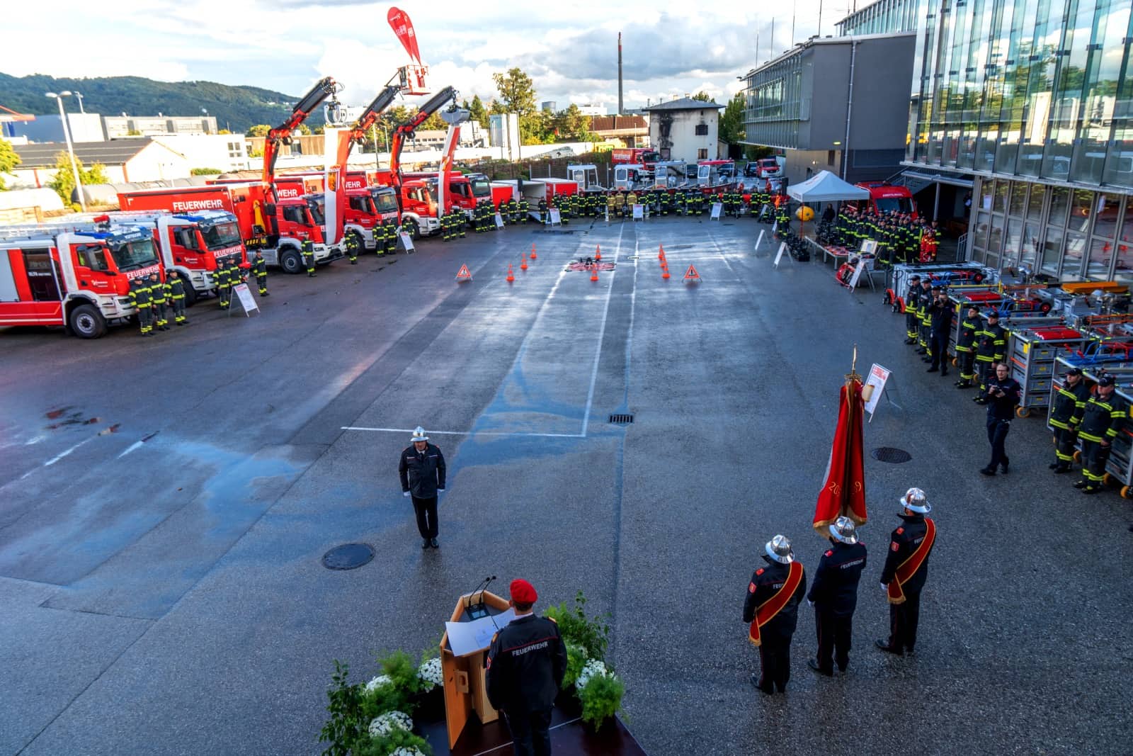 BFK Vöcklabruck: Neue Stützpunktfahrzeuge und Stützpunktgeräte