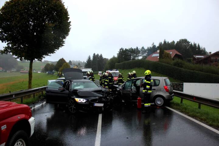 BFV Deutschlandsberg: Verkehrsunfall mit drei Pkw in Eibiswald