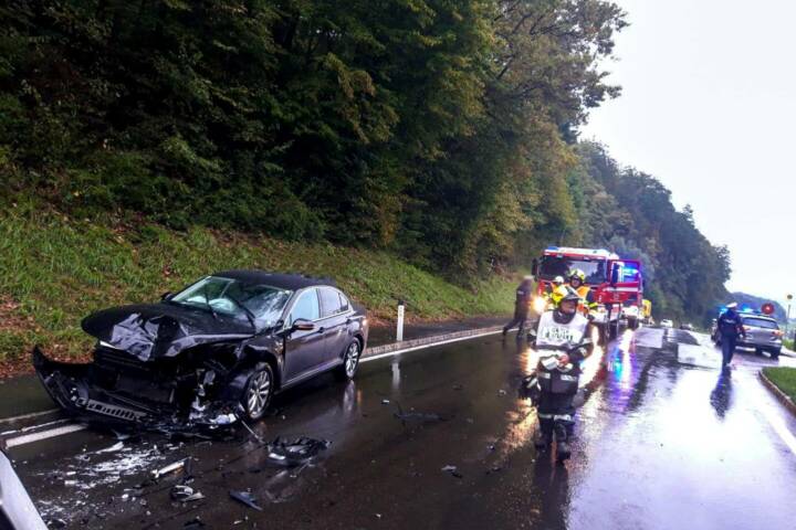 BFV Feldbach: Frontaler Verkehrsunfall am Sonnenberg