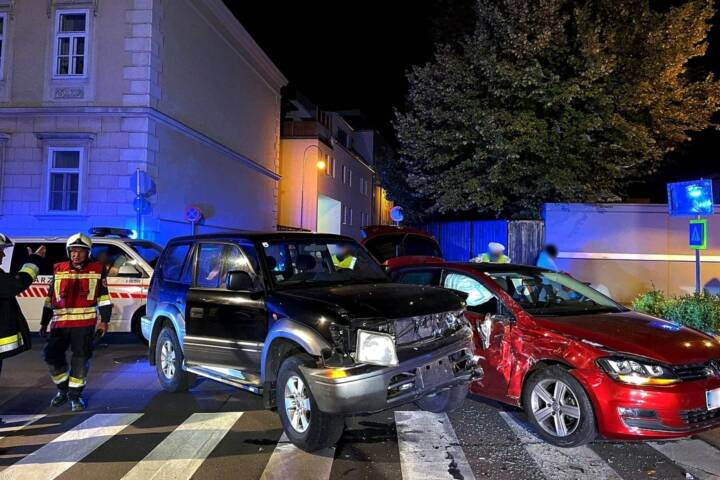 FF Klosterneuburg: Verkehrsunfall in der Albrechtstraße