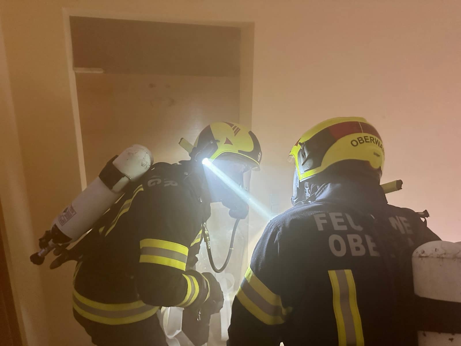 AFKDO Mondsee: Nullsicht bei Abschnittsatemschutzübung