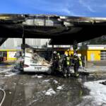 Wohnmobilbrand auf Areal einer Tankstelle