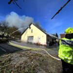 Wohnhausbrand mit schwieriger Wasserversorgung in Hoheneich