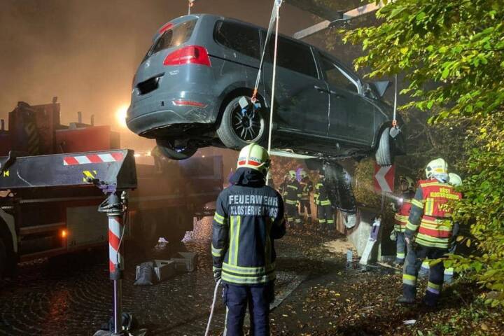 FF Klosterneuburg: Fahrzeugbergung nach Verkehrsunfall