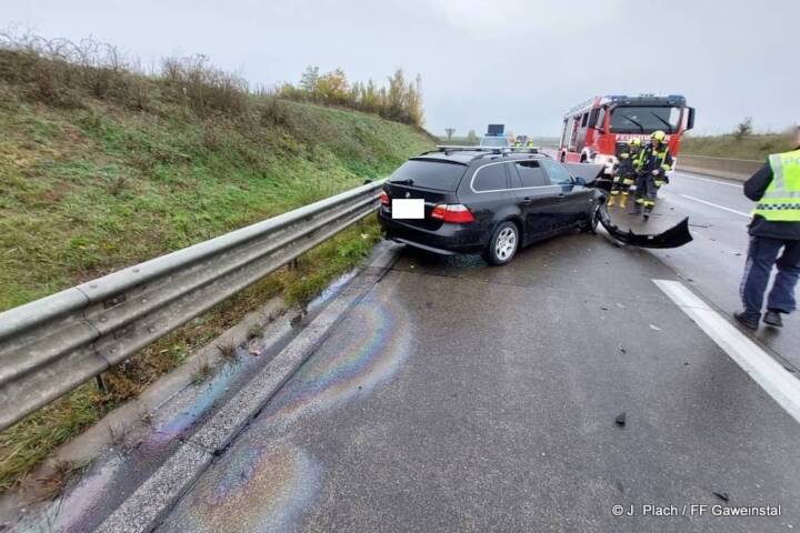 FF Gaweinstal: Verkehrsunfall auf der A5 Nordautobahn