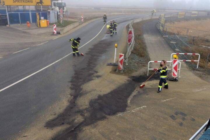 BFKDO Jennersdorf: Binden einer Ölspur