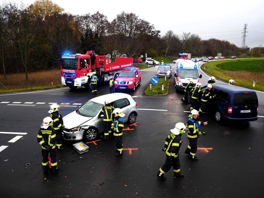 FF Biedermannsdorf: Verkehrsunfall mit Eingeklemmten