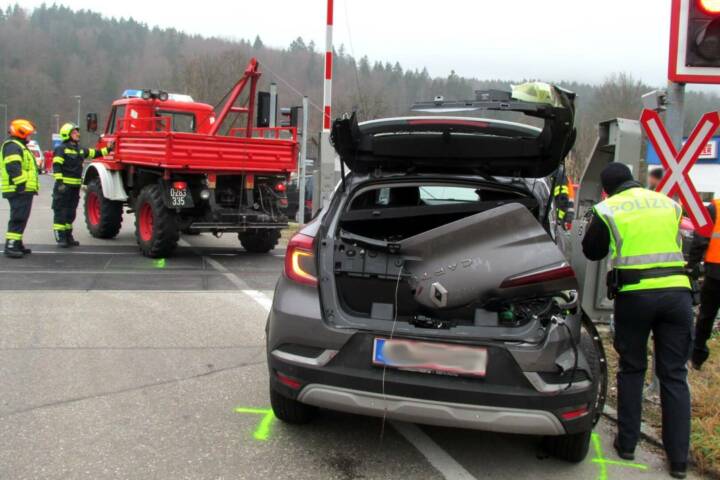 FF Bad Goisern: Schwerer Unfall an Eisenbahnkreuzung