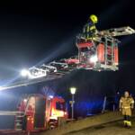 Personenrettung mit Drehleiter und Brandmeldealarm