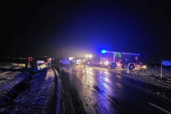 FF Mogersdorf: Fahrzeugbergung auf der L116