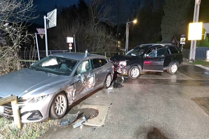 FF Kapfenberg-Diemlach: Verkehrsunfall mit verletzter Person